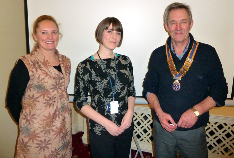 Wendy-Anderson-Helen-Murphy-from-Sefton-LINk-with-John-Doyle-president-of-the-rotary-club-of-southport-links